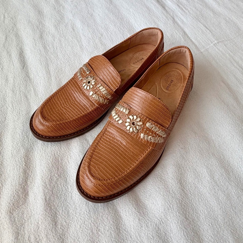 Brioso Frisco Womens 7.5 Tan Lizard Embossed Leather Embellished Loafers Brazil